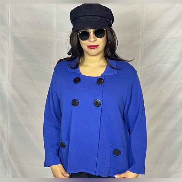 Retro Big Button Sweater - Picture 1 of 3
